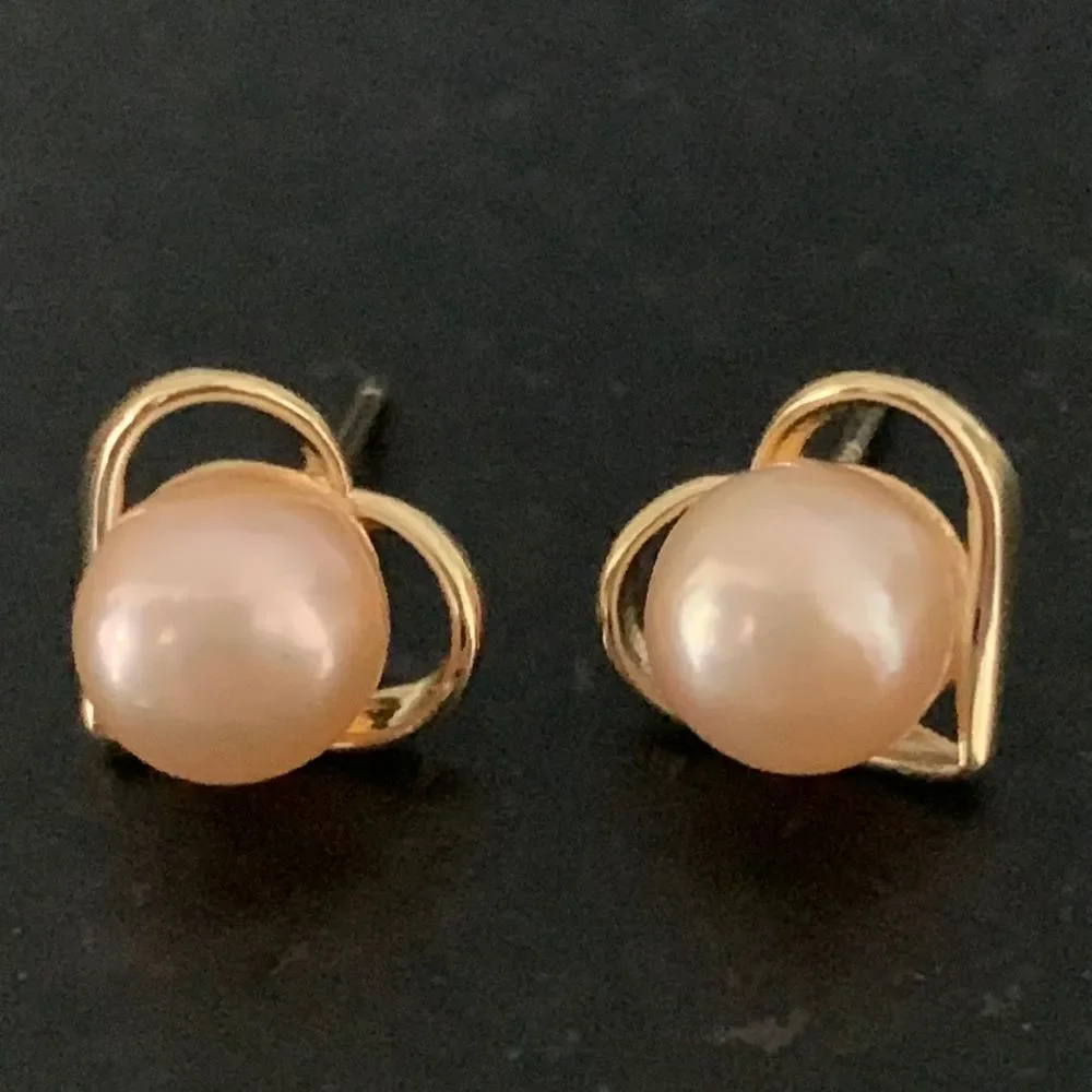 Pink Cultured Pearl & Gold Plated Heart Earrings – Milestone Jewelry